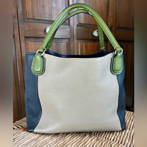 COACH brand Edie bag 👜 - Picture 5 of 6